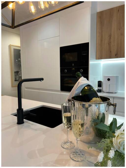 Elegance Lifestyle - Parking Gratuito! Apartman San Sebastián Kültér fotó